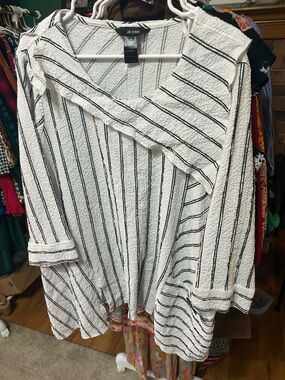 Ali Miles Women’s Black & White Striped Open-Front Blouse